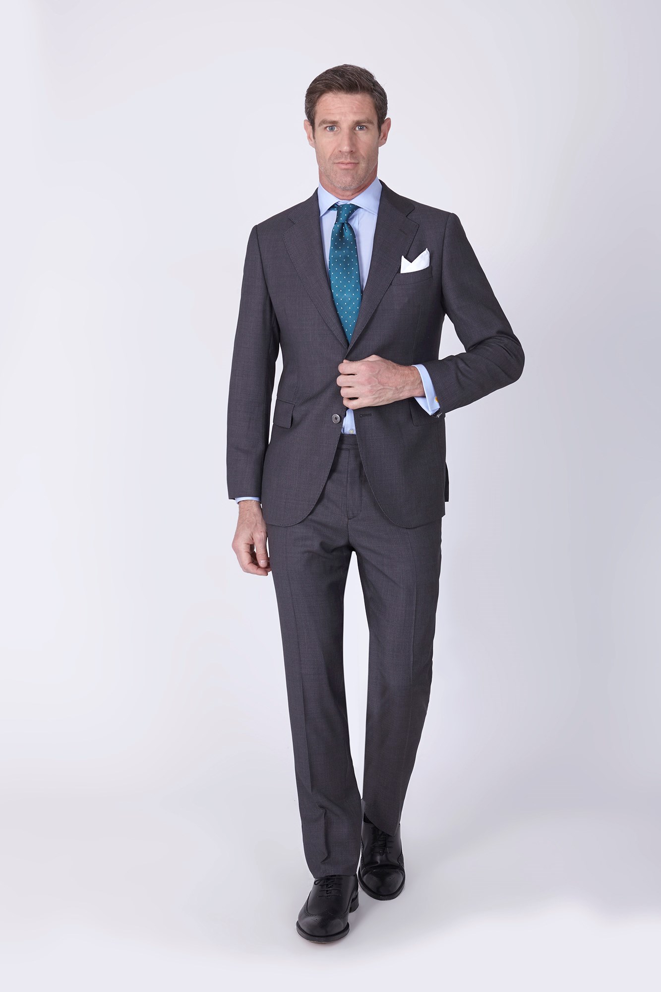 Traje de llevar sale